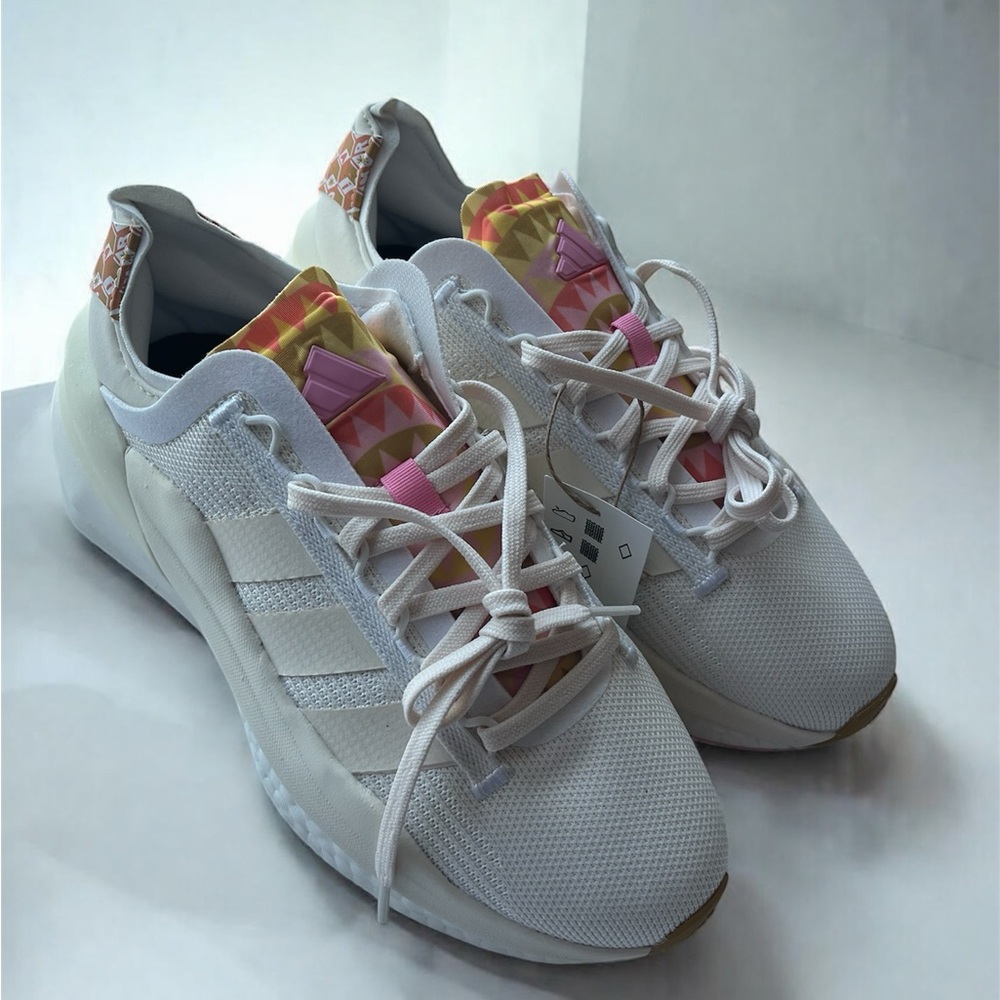 Adidas Women's White & Cream Boost Bounce Running Shoes Size 7.5